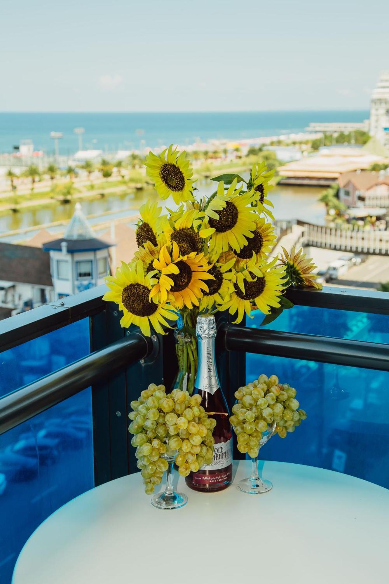 Sea ​​View In Orbi City Batumi Ngoại thất bức ảnh